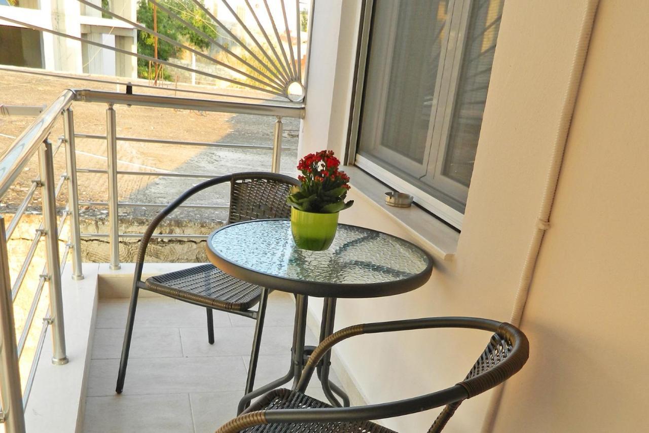 Blue Phaistos Apartments No1 Moirai Bagian luar foto